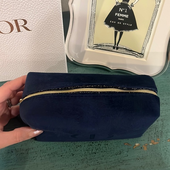 New Dark Blue Dior Makeup Bag and Dior Box - Picture 3 of 8